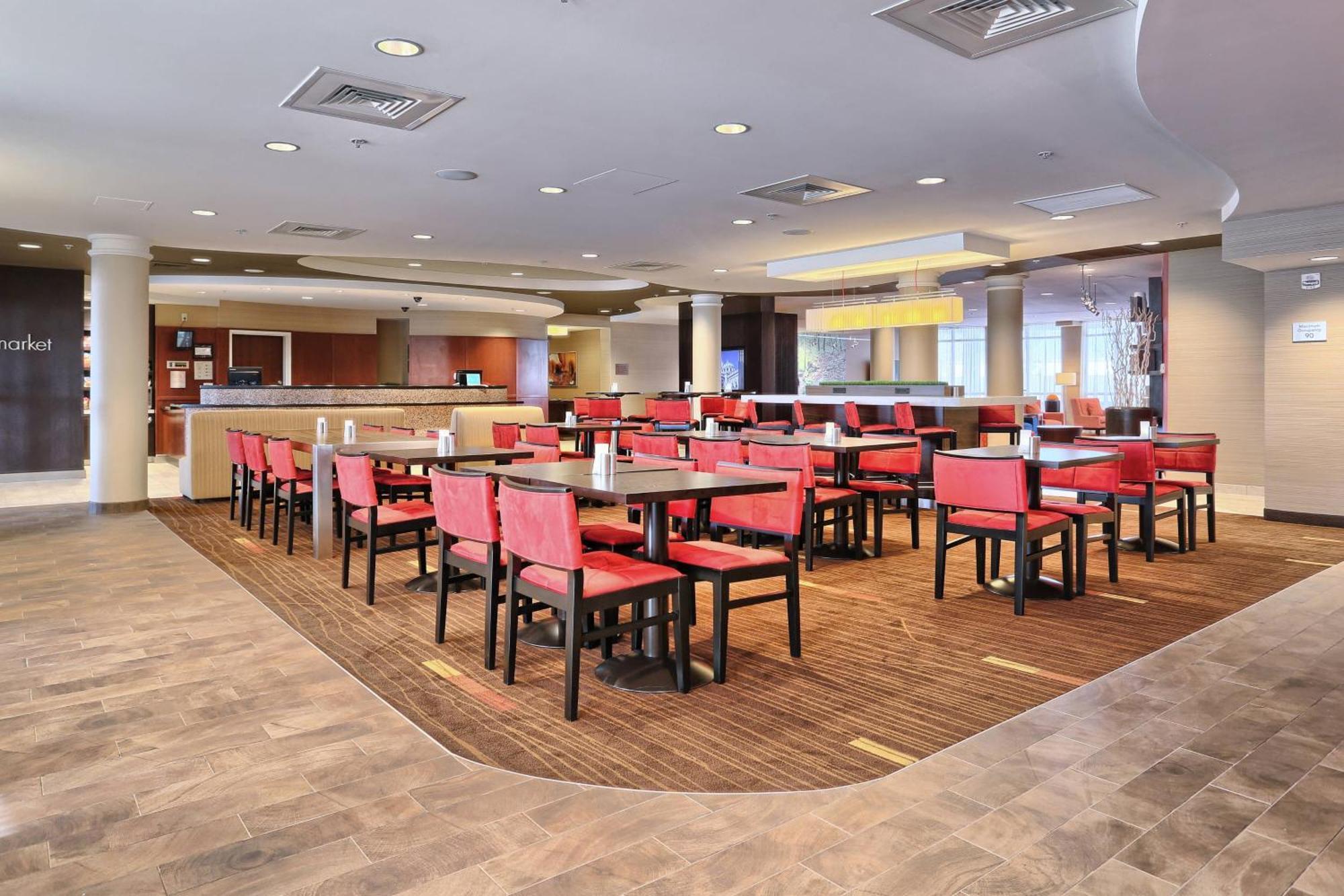 Courtyard By Marriott Harrisburg West/Меканиксбърг Екстериор снимка