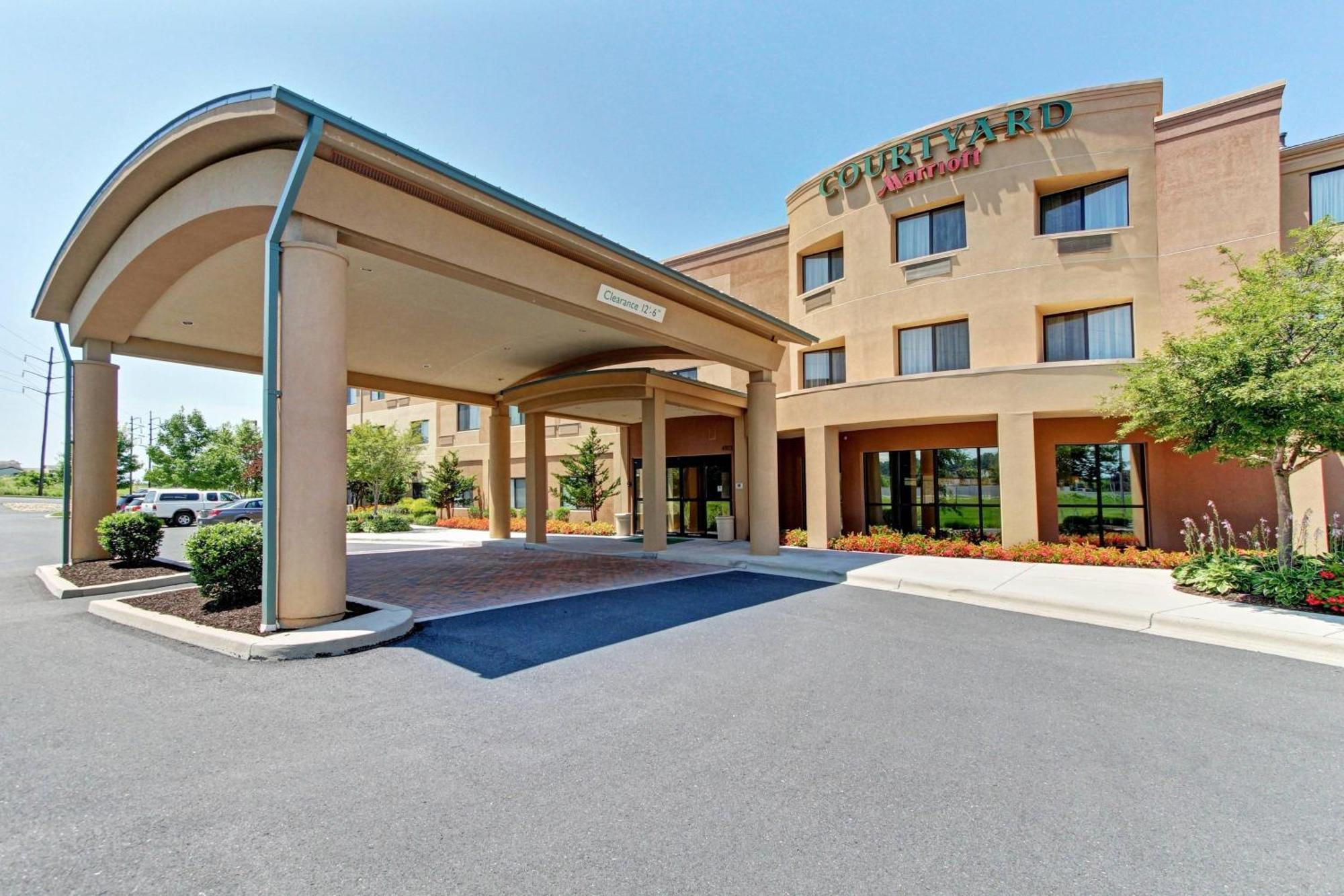 Courtyard By Marriott Harrisburg West/Меканиксбърг Екстериор снимка