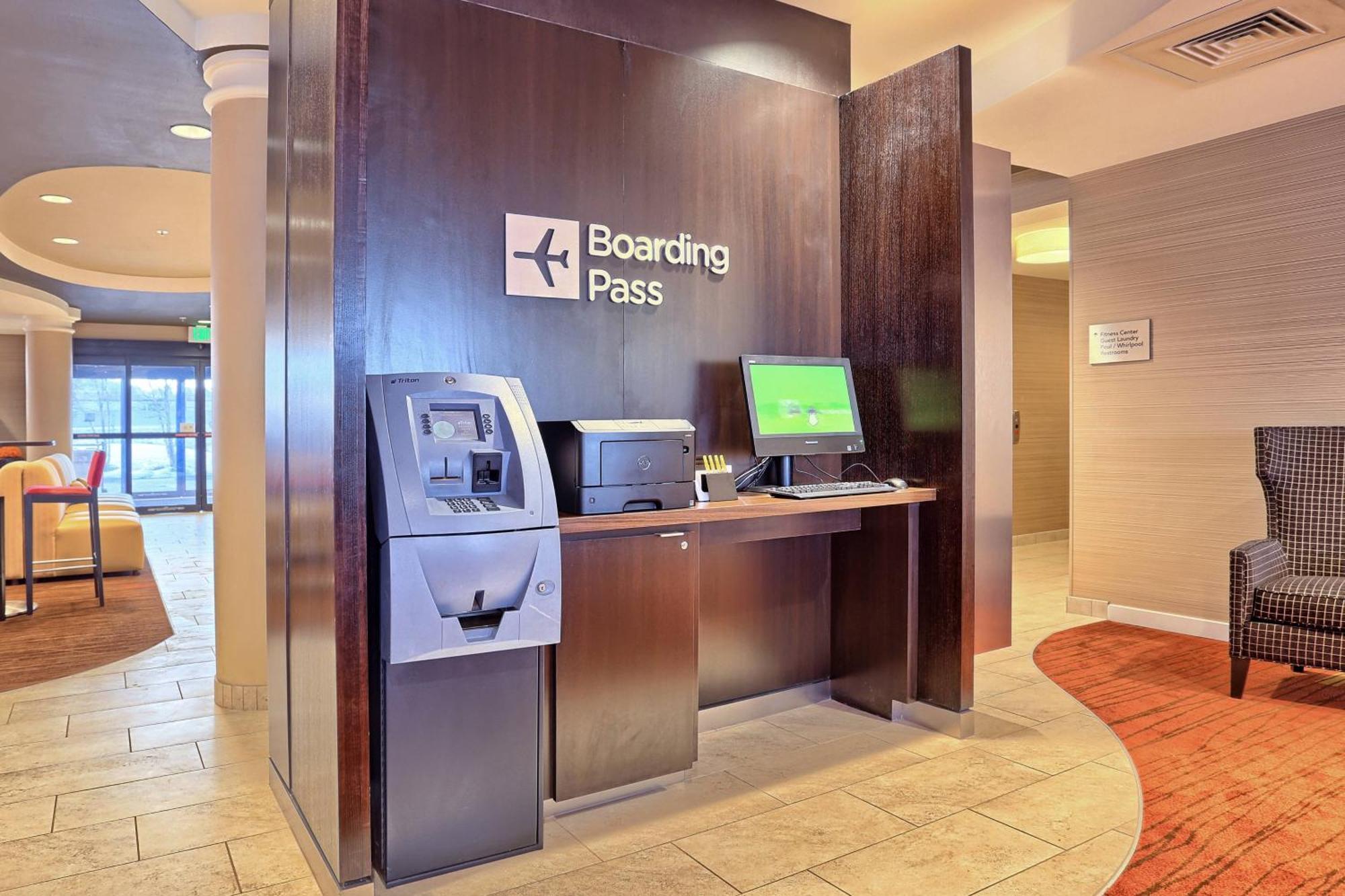Courtyard By Marriott Harrisburg West/Меканиксбърг Екстериор снимка