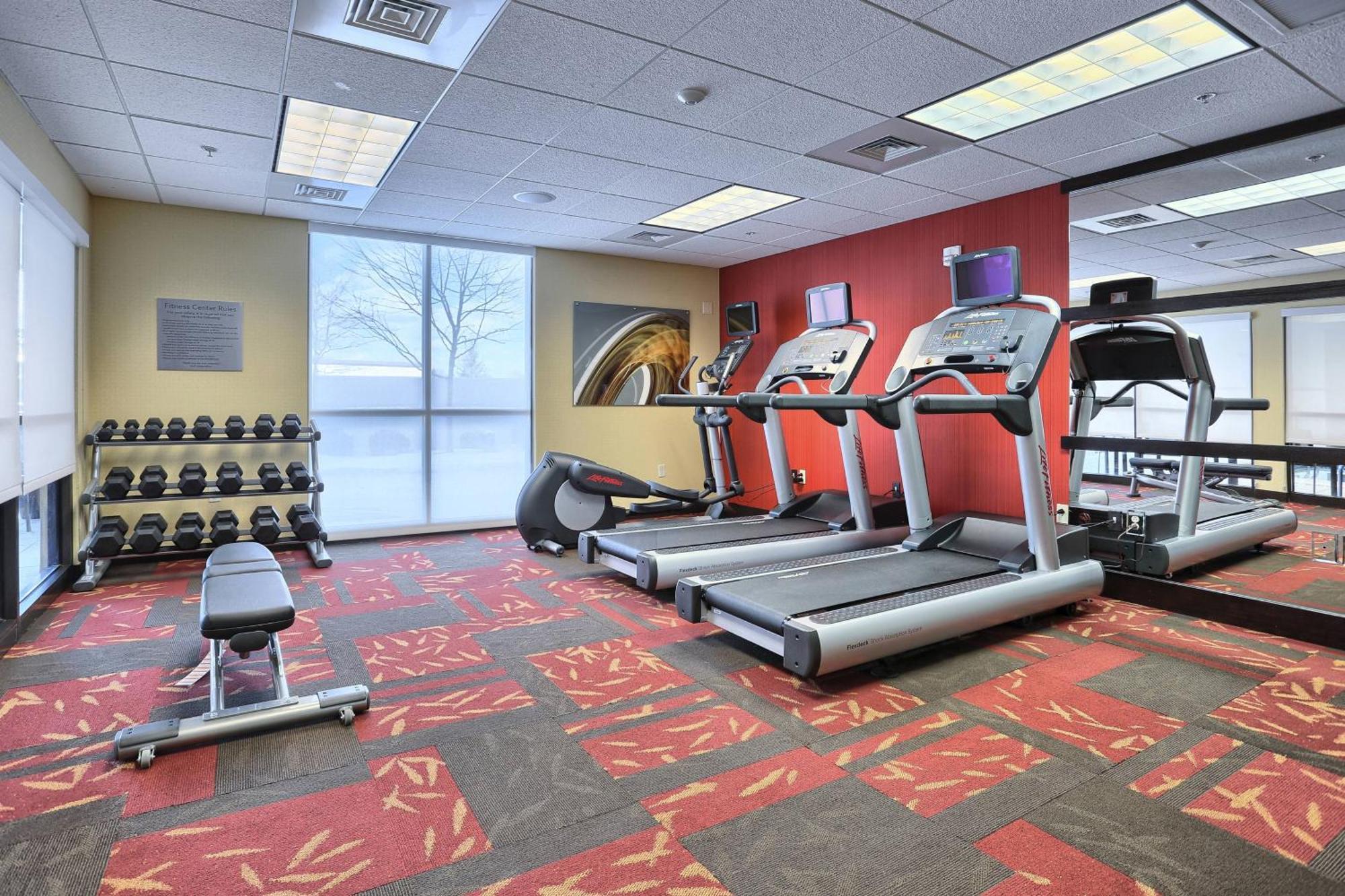 Courtyard By Marriott Harrisburg West/Меканиксбърг Екстериор снимка