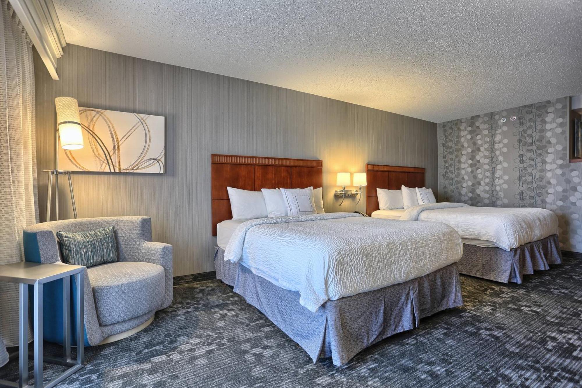 Courtyard By Marriott Harrisburg West/Меканиксбърг Екстериор снимка