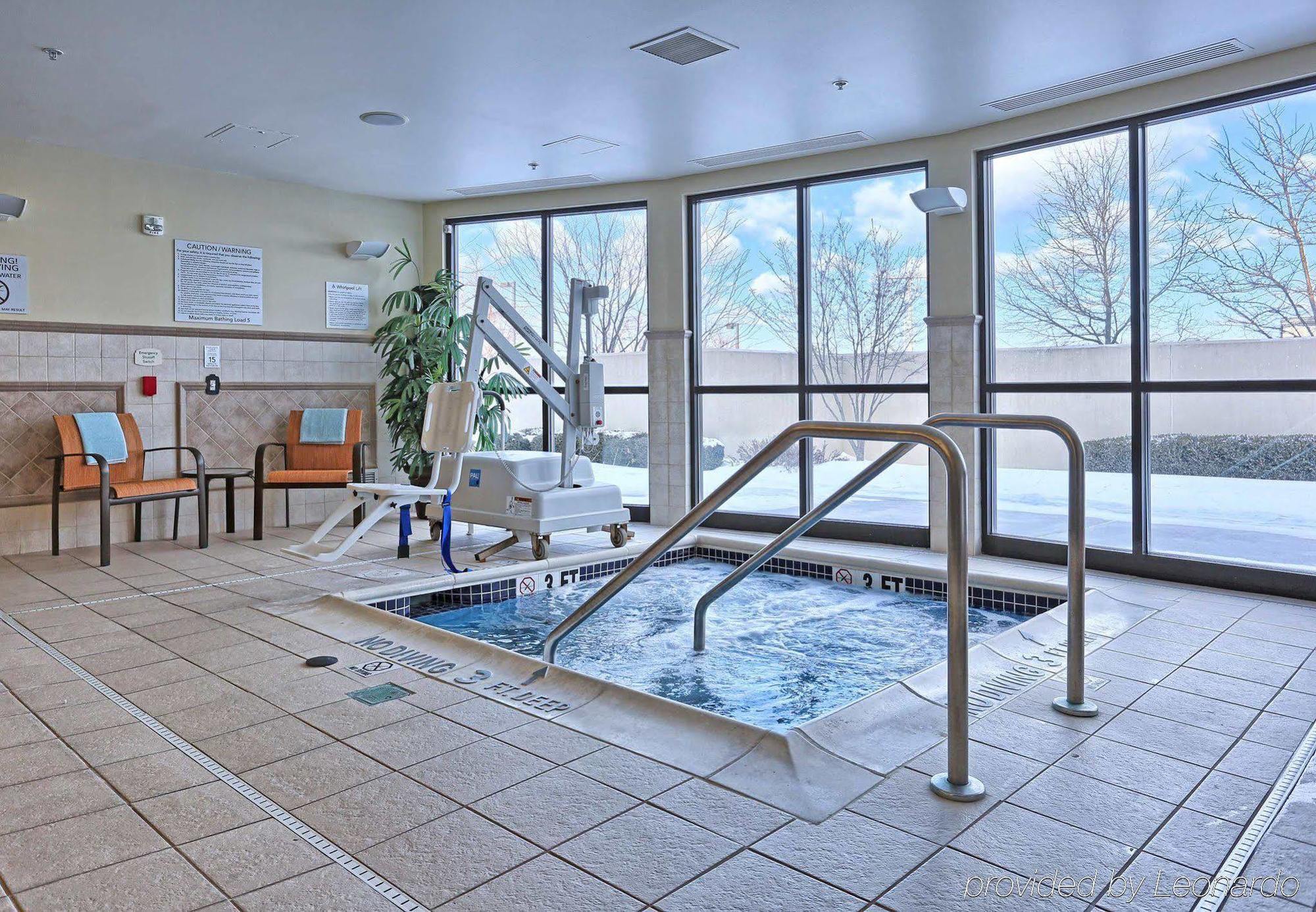 Courtyard By Marriott Harrisburg West/Меканиксбърг Екстериор снимка