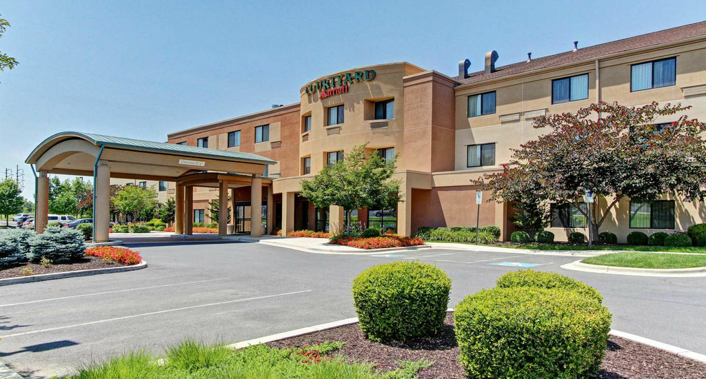 Courtyard By Marriott Harrisburg West/Меканиксбърг Екстериор снимка